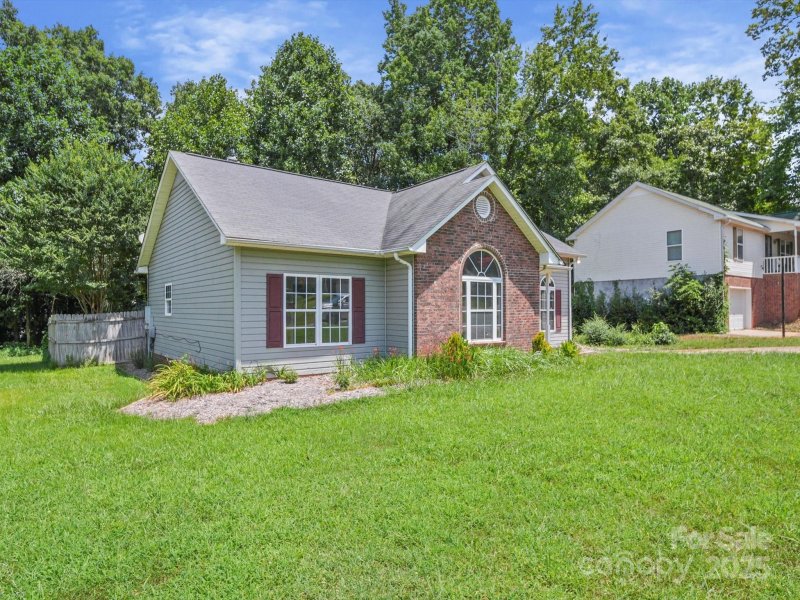 Property image 2 of 1331 Copper Creek Lane in Park Ridge, Fort Mill, SC 29715