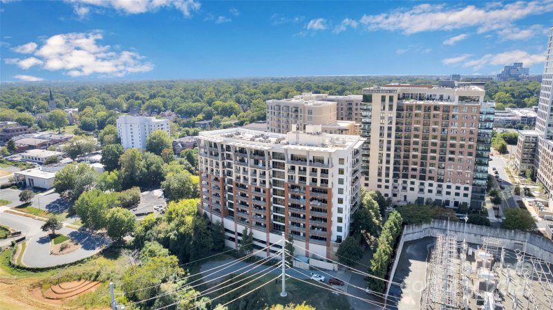 Property image 2 at 701 Royal Court, Charlotte, NC 28202