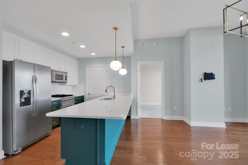 Property image 4 at 701 Royal Court, Charlotte, NC 28202