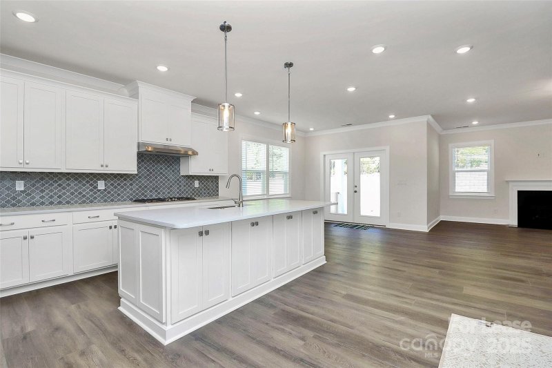 Property image 3 at 11027 Lochmere Road, Charlotte, NC 28278