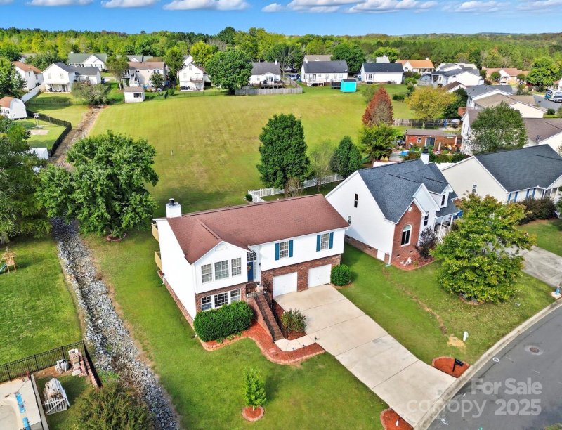 Braxton Estates, Concord Community