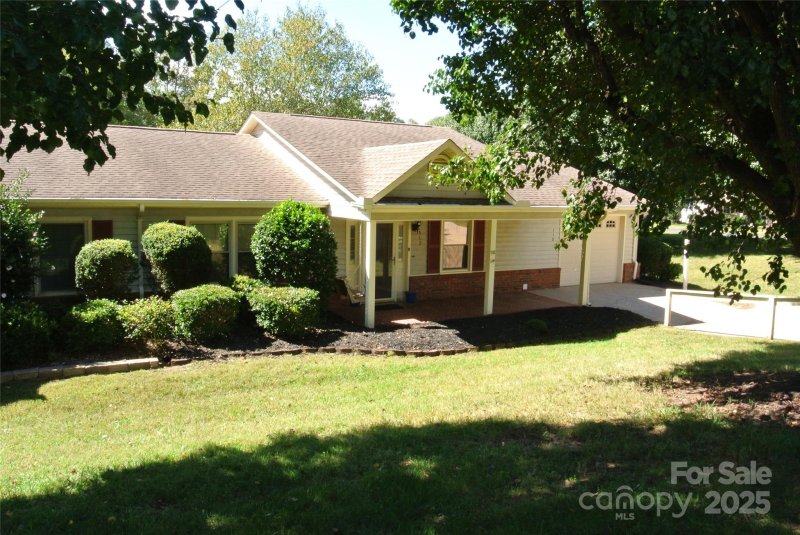 Property image 3 of 112 Holly Court in Eastwood Village, Bostic, NC 28018