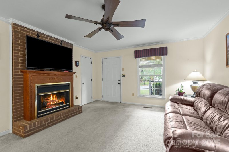 Property image 3 of 10520 Misty Ridge Lane in Endhaven, Charlotte, NC 28277