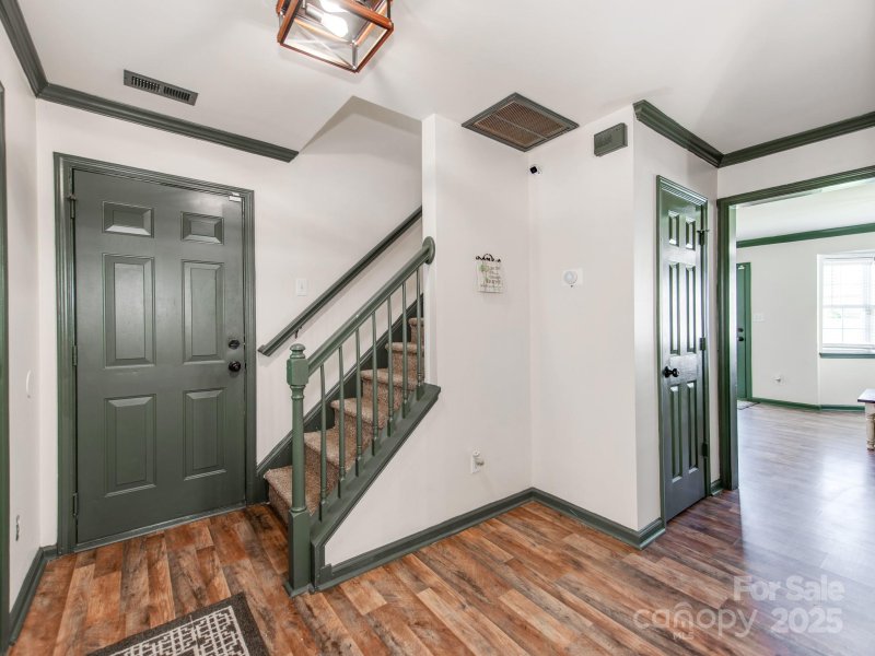 Property image 4 of 7125 Roaming Path Court in Montclair Park, Charlotte, NC 28214