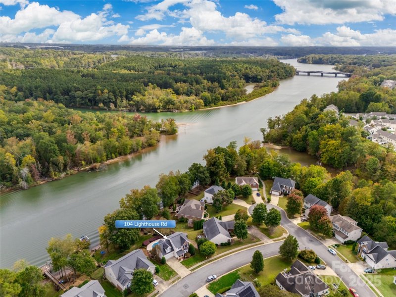 Property image 2 of 104 Lighthouse Road in Riverfront, Mount Holly, NC 28120