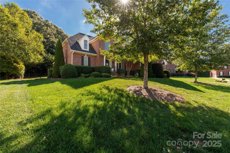 Property image 2 of 5405 Stoney Ridge Court in Graystone Estates, Belmont, NC 28012