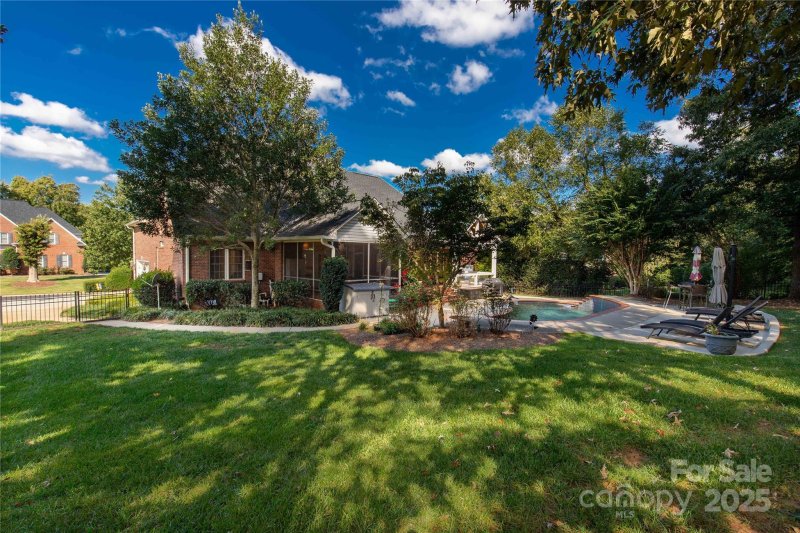 Property image 5 of 5405 Stoney Ridge Court in Graystone Estates, Belmont, NC 28012