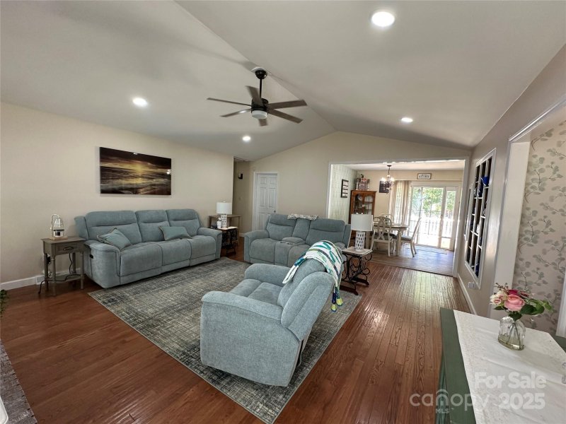 Property image 2 of 818 Rubens Road in Picture Park, Concord, NC 28027