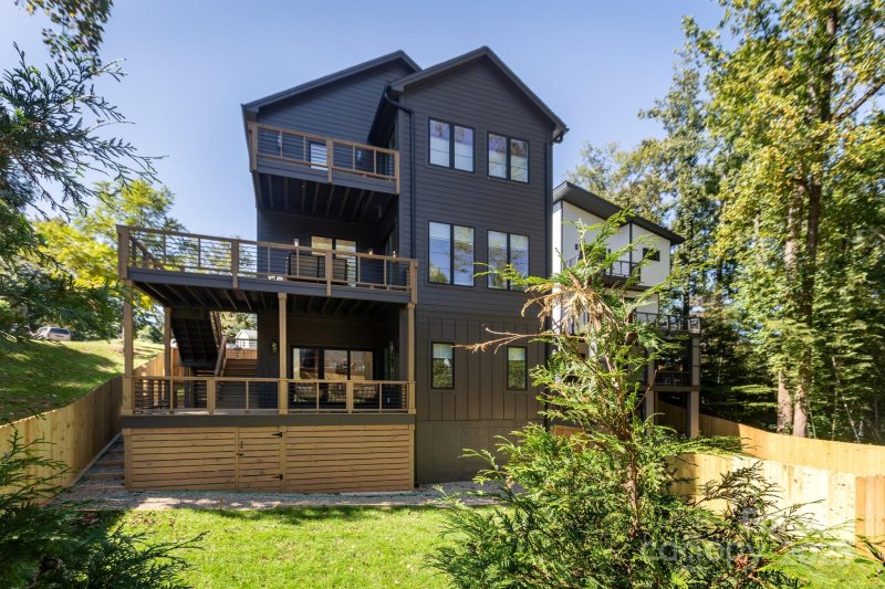 Property image 2 of 4325 Raney Way in Oakhurst, Charlotte, NC 28205