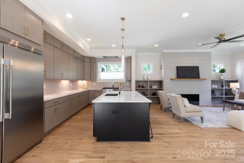 Property image 4 of 4325 Raney Way in Oakhurst, Charlotte, NC 28205