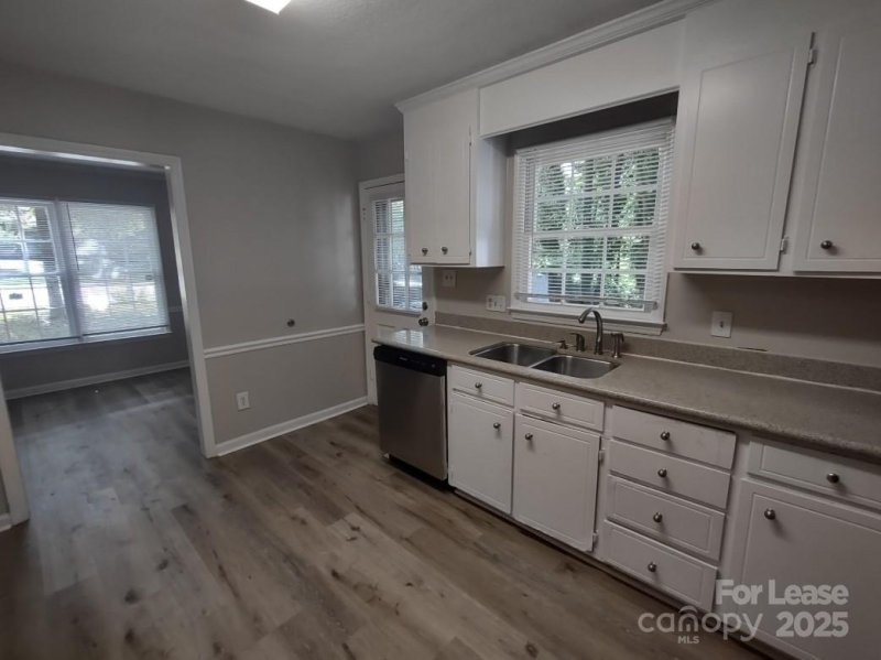 Property image 4 at 615 Rama Road, Charlotte, NC 28211