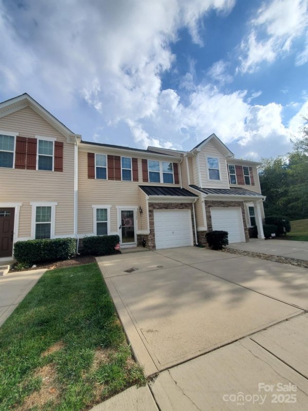 Property image 3 of 7537 Red Mulberry Way in Stonegrove, Charlotte, NC 28273