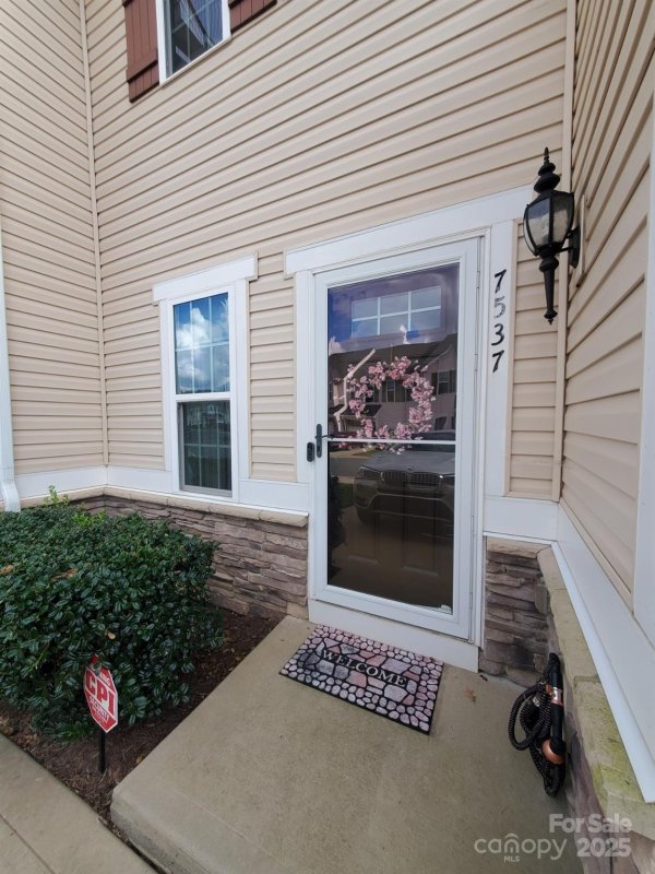 Property image 4 of 7537 Red Mulberry Way in Stonegrove, Charlotte, NC 28273