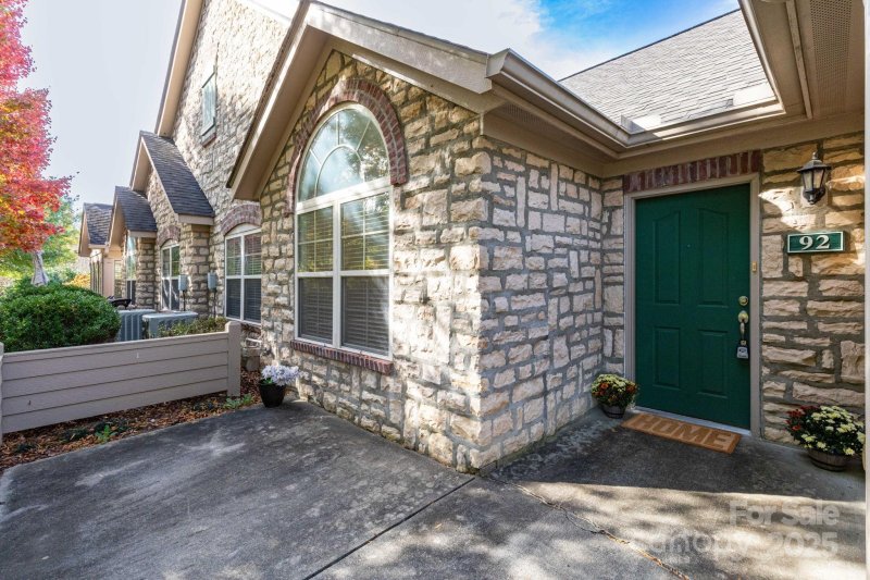 Property image 3 of 92 Mountain Meadow Circle in Hamburg Crossing, Weaverville, NC 28787