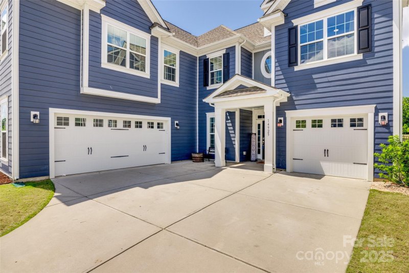 Property image 2 of 14925 Baldridge Drive in Ramseys Glen, Huntersville, NC 28078