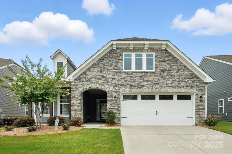 3297 Oliver Stanley Trail