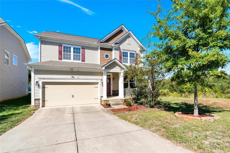 Berewick, Charlotte Community