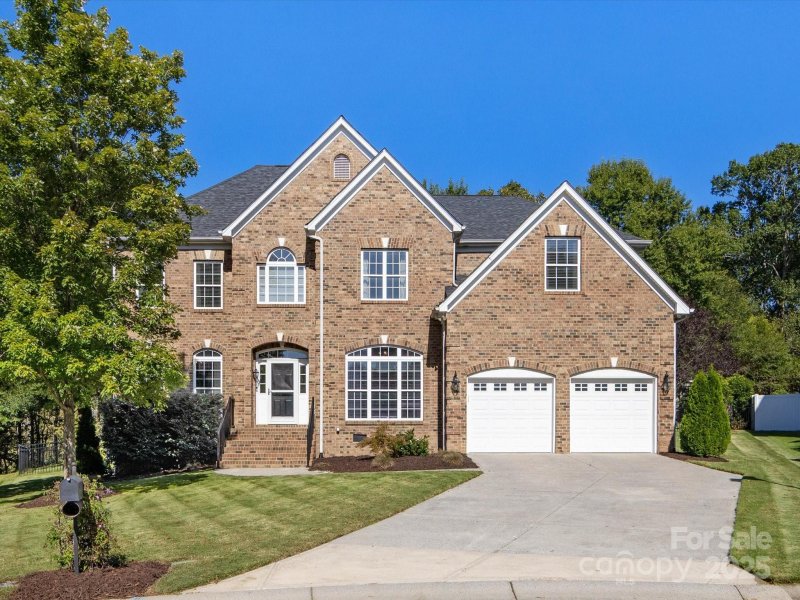 Property image 4 of 224 Clear Spring Court in Pleasant Glen, Fort Mill, SC 29708