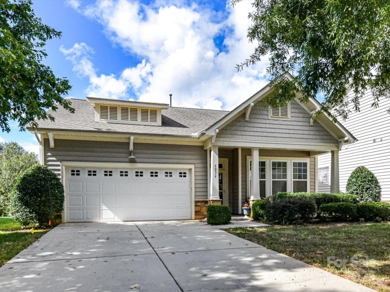 Property image 3 of 4232 Sourwood Court in Cobblestone, Indian Land, SC 29707