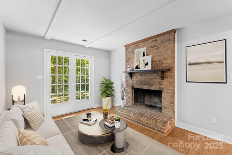 Property image 5 of 919 Pineborough Road in Parkview, Charlotte, NC 28212