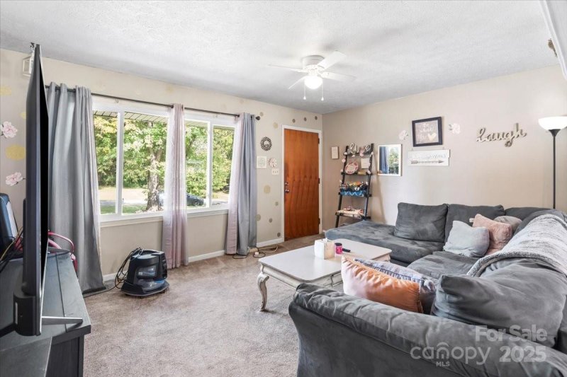 Property image 5 of 2126 Amesbury Drive in Woodlawn Park, Shelby, NC 28152