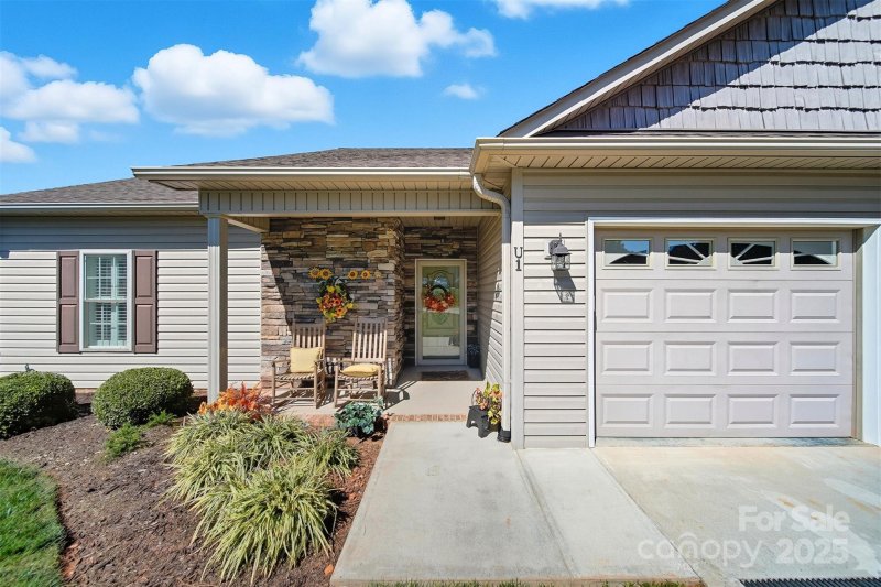 Property image 2 of 505 2nd Street Place in Conover Manor, Conover, NC 28613