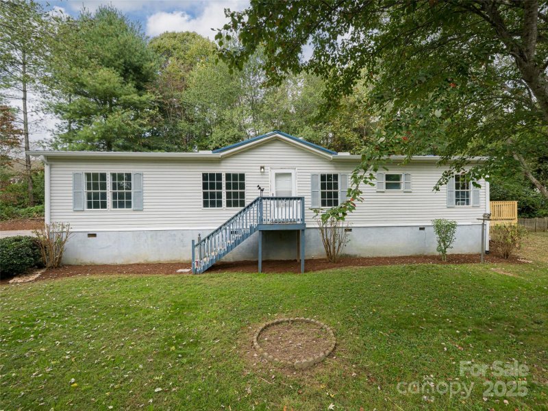 Property image 2 of 101 Heather Drive in Briarcliff Crossing, Asheville, NC 28806