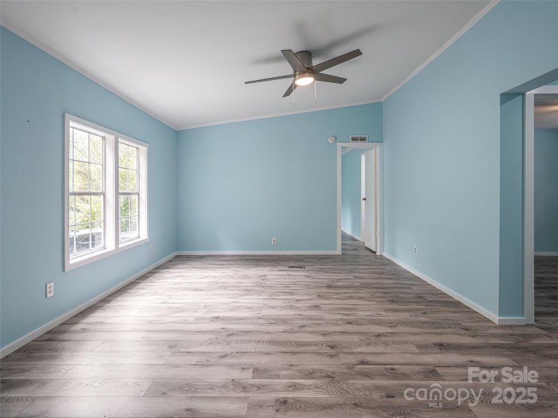 Property image 4 of 101 Heather Drive in Briarcliff Crossing, Asheville, NC 28806