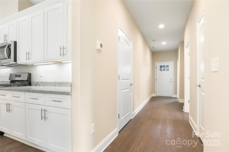 Property image 2 of 829 A Wynnshire Drive in Wynnshire Ridge, Hickory, NC 28601