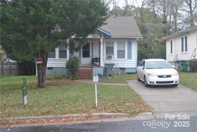 3513 Ellington Street