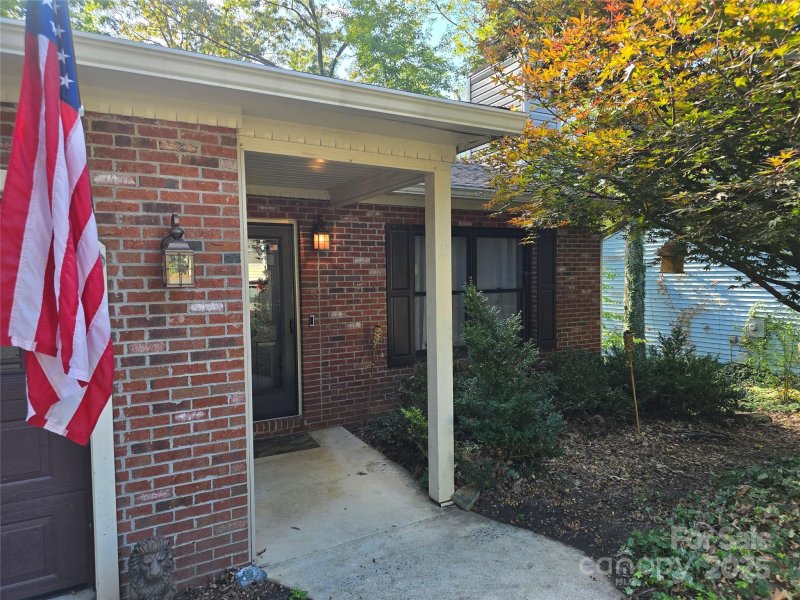 Property image 3 of 32 Foxberry Drive in Hunters Trace, Arden, NC 28704