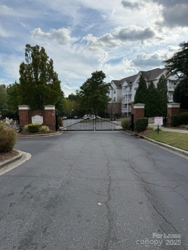 Property image 3 of 14327 San Paolo Lane in Belle Vista, Charlotte, NC 28277