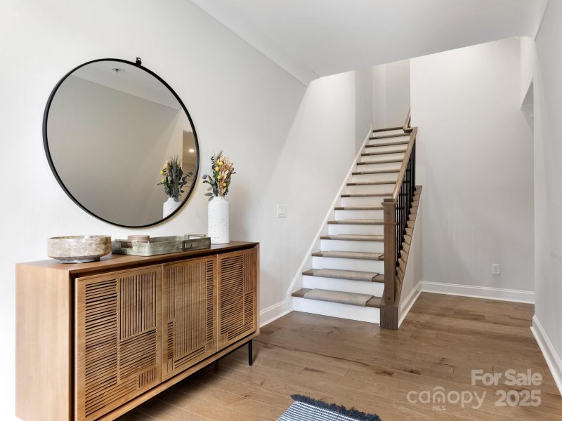 Property image 4 of 2555 Deacon Avenue in Elizabeth Glen, Charlotte, NC 28204