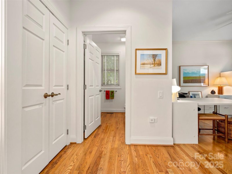 Property image 4 of 1001 Mcfarlane Way in Champion Hills, Hendersonville, NC 28739