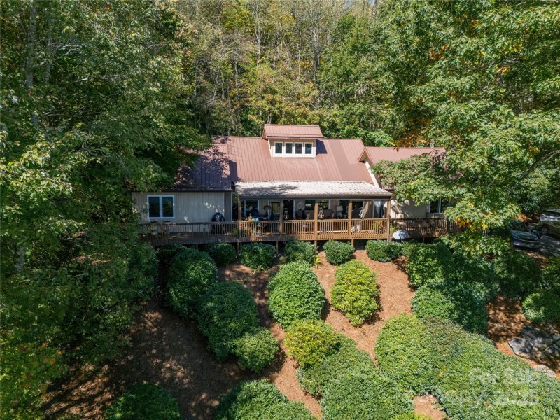 Property image 2 of 287 Leatherwood Road in Laurel Heights, Maggie Valley, NC 28751