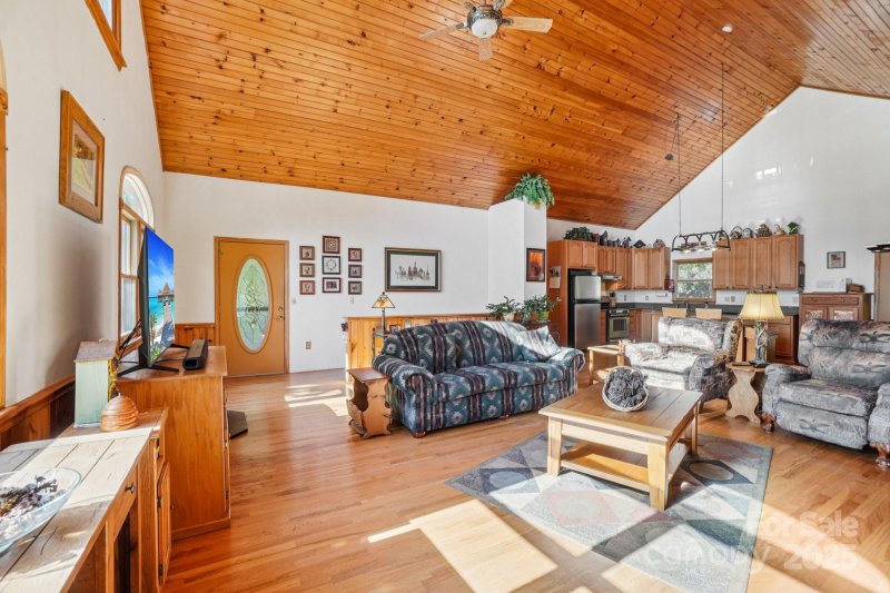 Property image 5 of 3238 Utah Mountain Road in Utah mountain estates, Waynesville, NC 2876