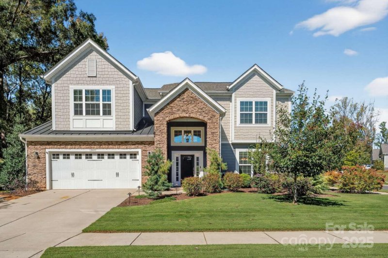 Farrington, Huntersville Community