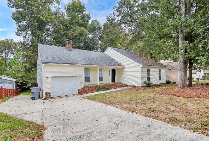 Property image 3 at 2336 Castlecomer Drive, Charlotte, NC 28262