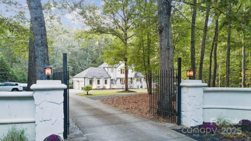 Property image 3 of 6817 Tree Hill Road in Wellington Woods, Weddington, NC 28104