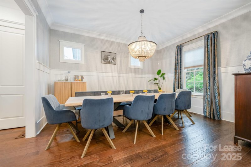 Property image 3 of 748 Ellsworth Road in Cotswold, Charlotte, NC 28211