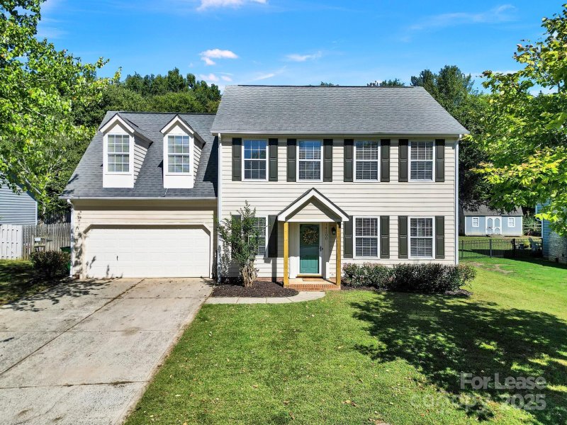 Feather Trace, Charlotte Community