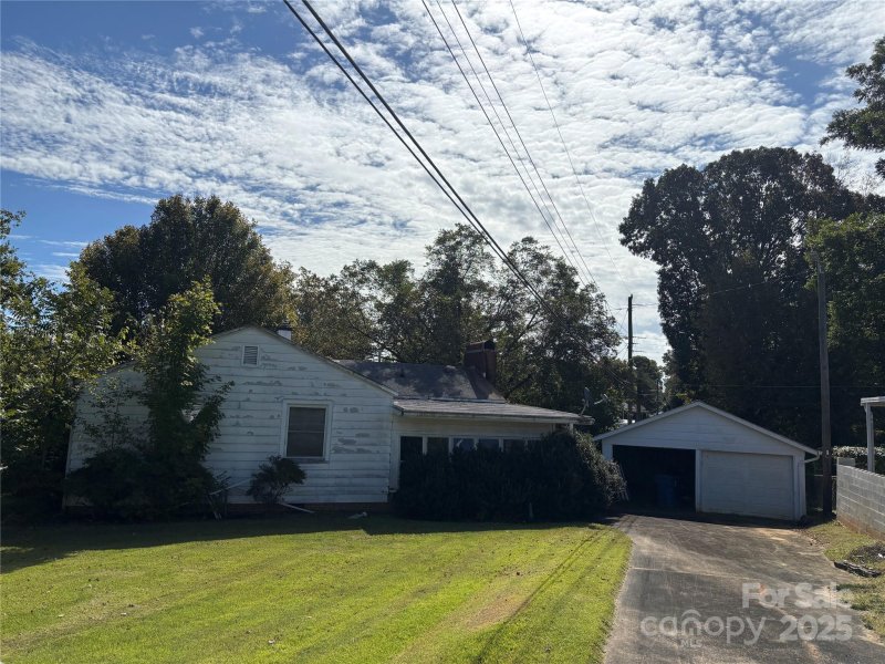 Property image 3 of 145 34th Street in Westwood Homes, Hickory, NC 28601