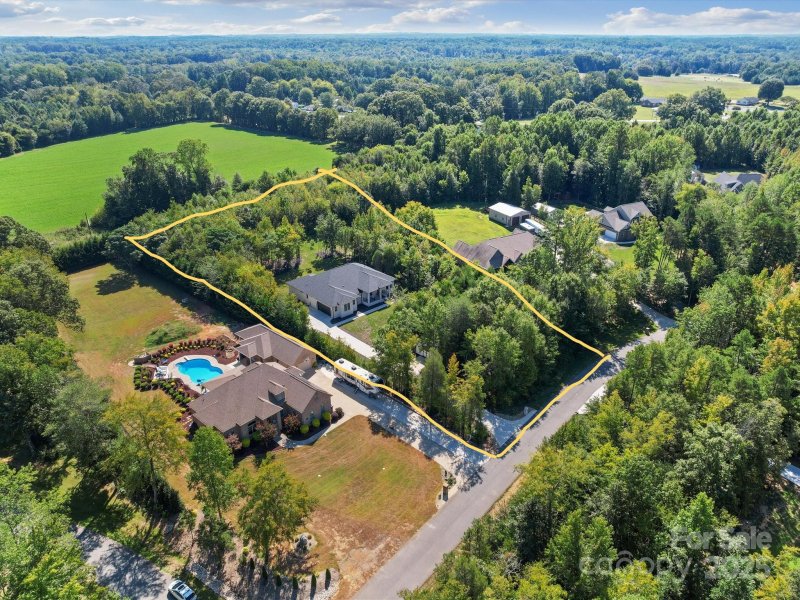 1045 Churchfield Lane