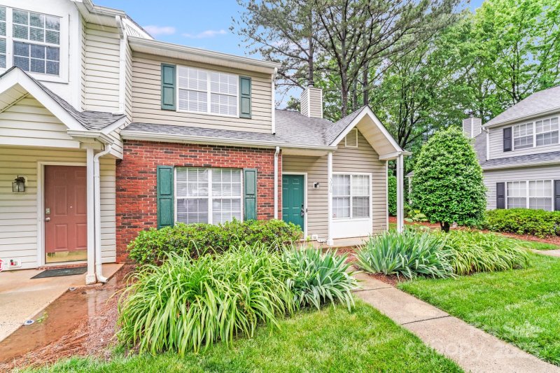 Prescott Village, Charlotte Community