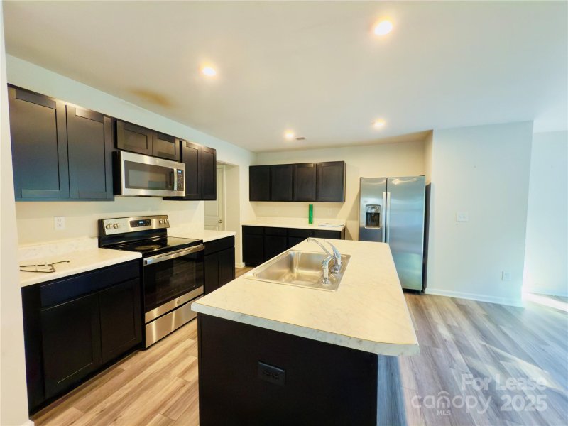 Property image 3 of 5147 Downhaul Drive in Dillon Lakes, Charlotte, NC 28269