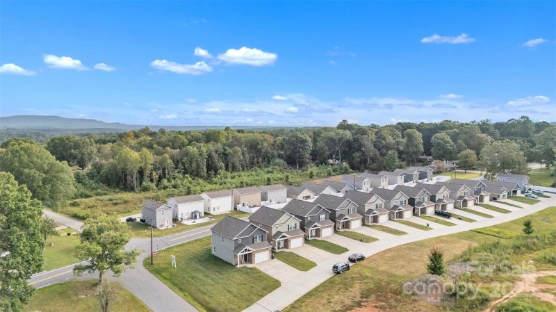 Property image 3 of 2510 Snow Creek Road in Snow Creek Village, Hickory, NC 28601