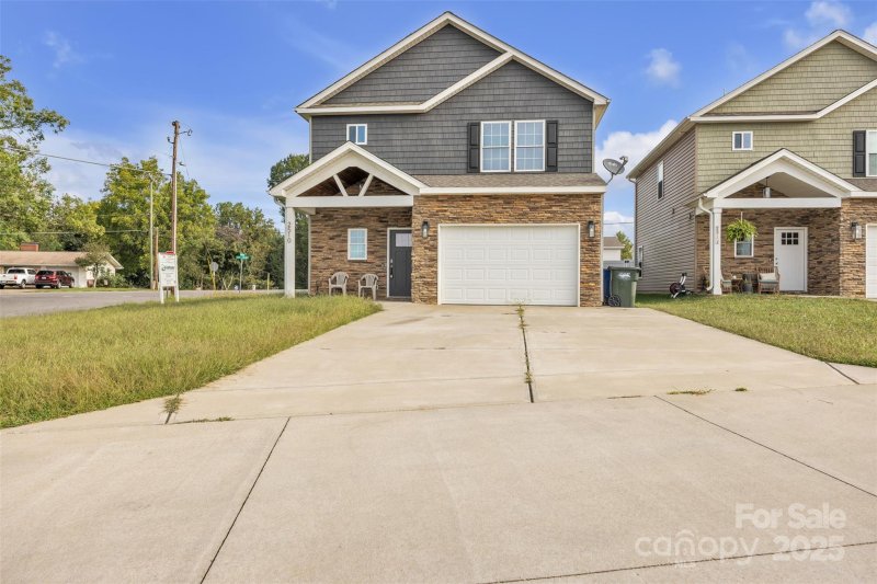 Property image 4 of 2510 Snow Creek Road in Snow Creek Village, Hickory, NC 28601