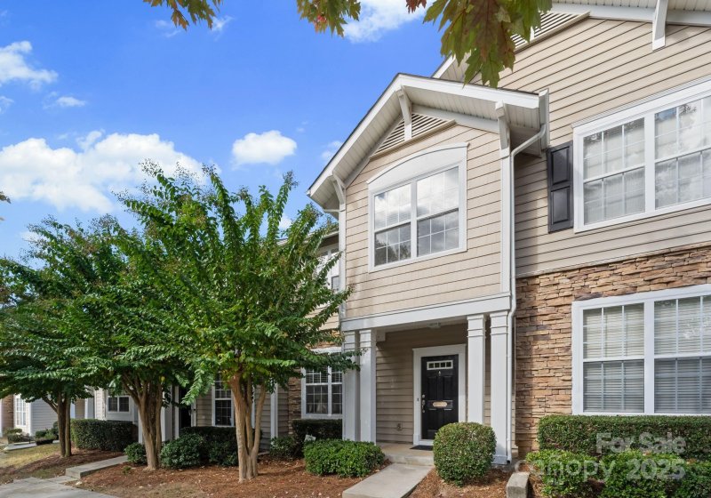 Property image 2 of 1136 Drummond Lane in Callonwood, Matthews, NC 28104