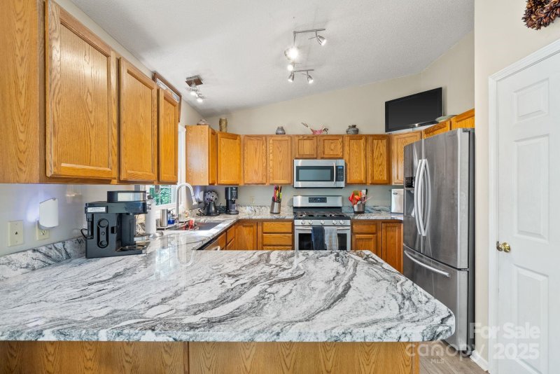 Property image 5 of 28 Foxberry Drive in Hunters Trace, Arden, NC 28704