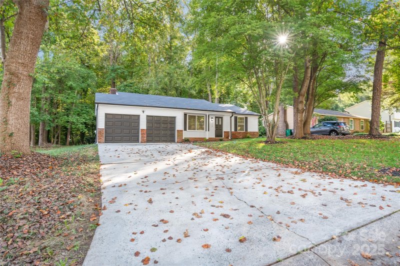 Property image 5 of 8412 Strider Drive in Idlewild South, Charlotte, NC 28212